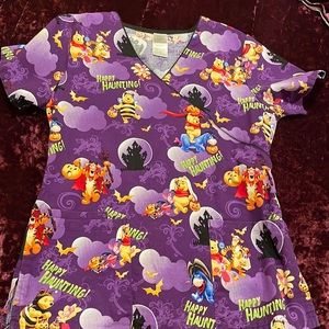 Disney Winnie the Pooh Scrub Top✨